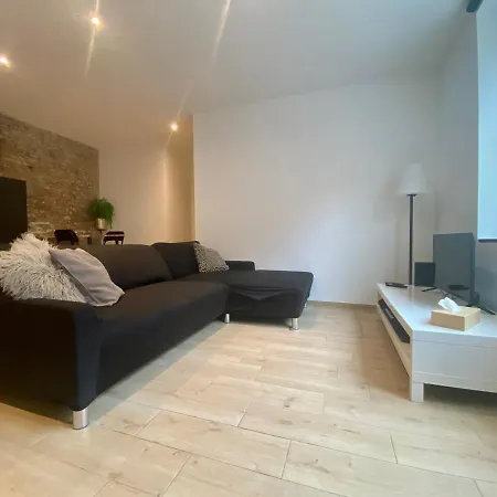 100% Renovated - Quiet Apartmán *