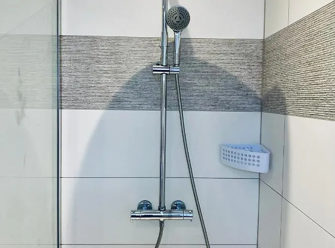 100% Renovated - Quiet Apartamento