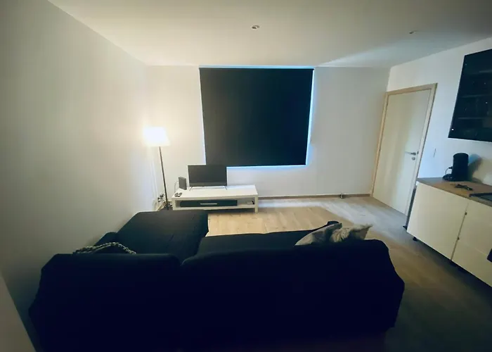 100% Renovated - Quiet *