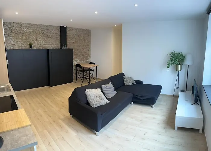 100% Renovated - Quiet Apartamento Lieja